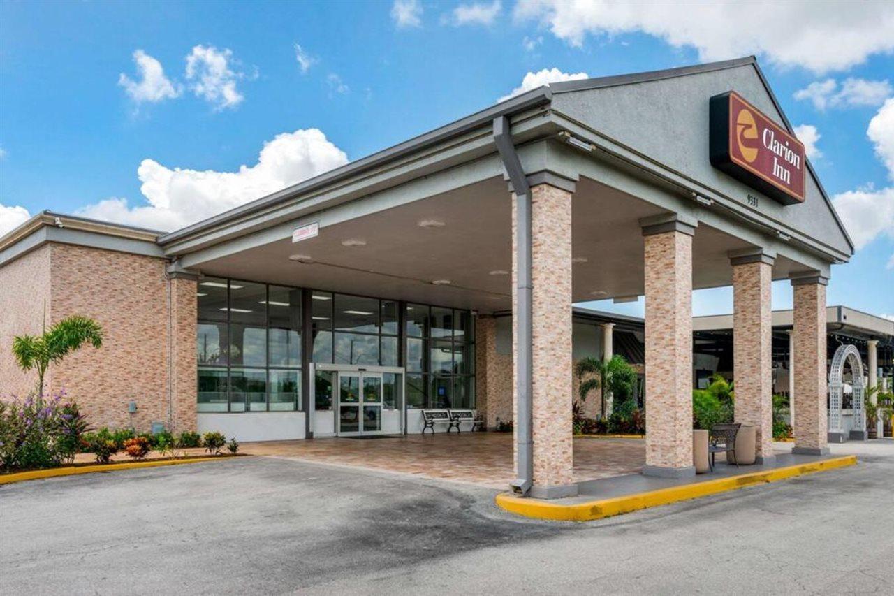 Quality Inn And Conference Center Tampa-Brandon Exterior photo