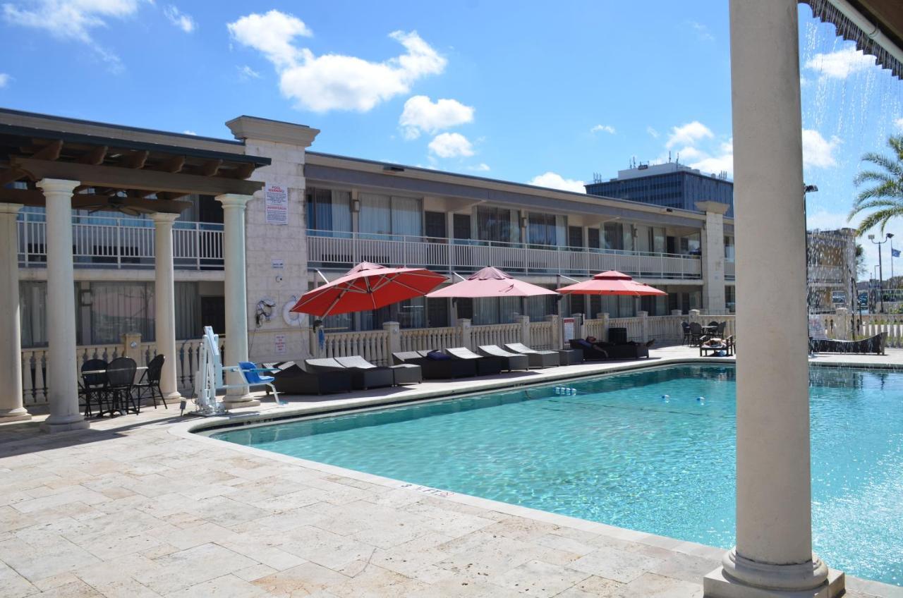 Quality Inn And Conference Center Tampa-Brandon Exterior photo